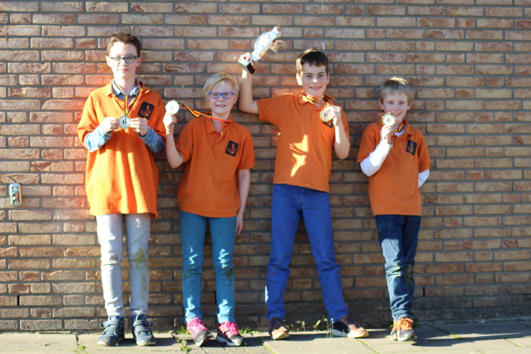 met beker buiten1